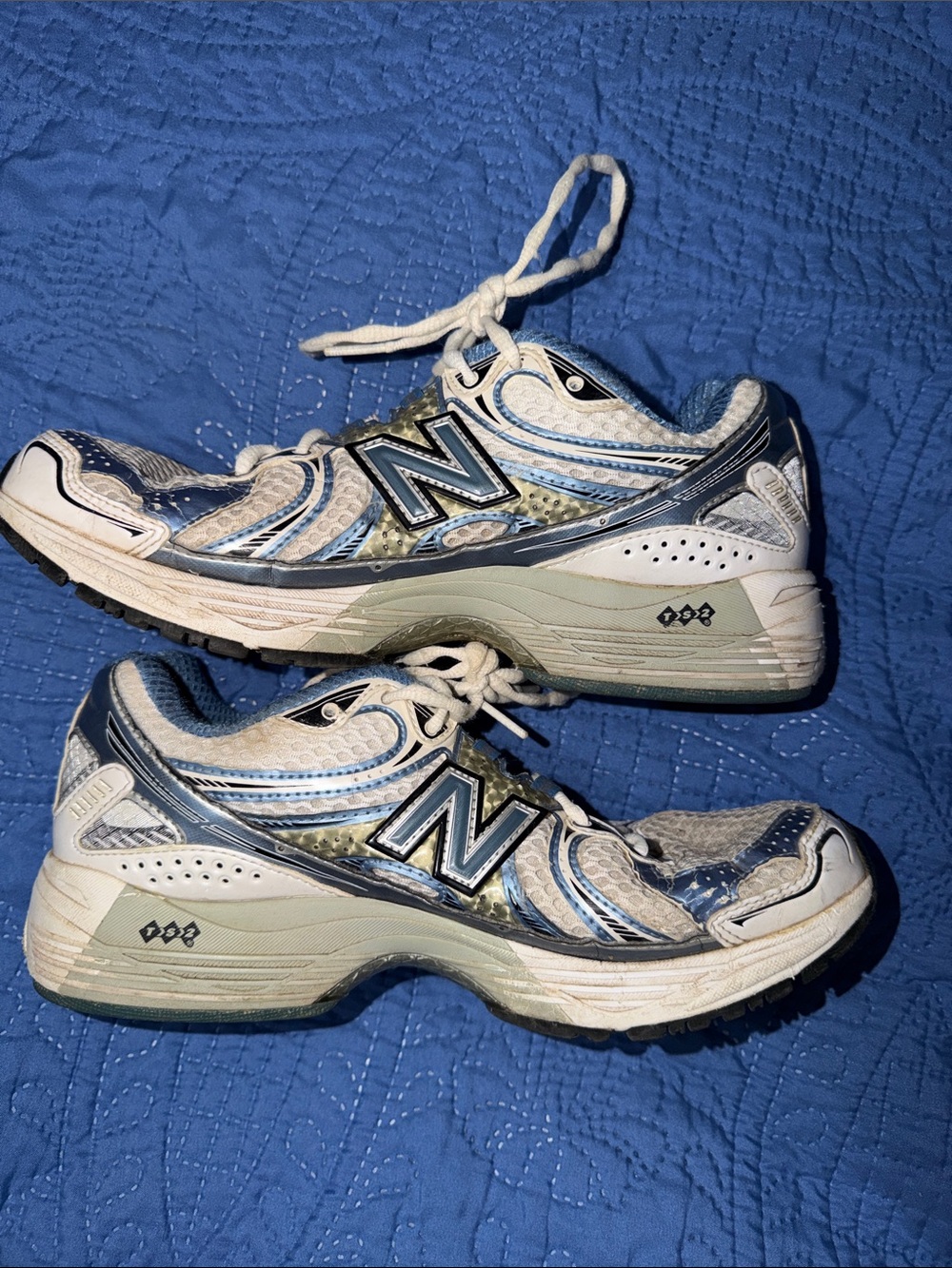 Vintage New Balance Womens Running Sneakers in White and Blue size 8.5